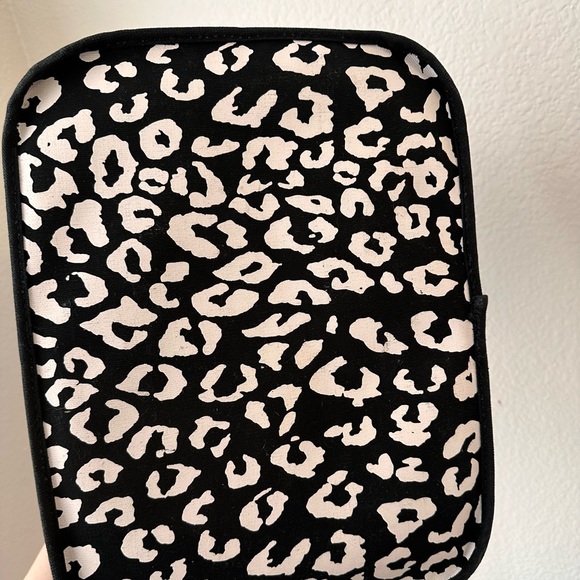 PINK LEOPARD BIN - Picture 5 of 7